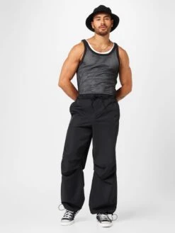 WEEKDAY Débardeurs T-Shirt Matheus Homme Noir -F4NT4STIC Soldes 20a8495229d383f188cdebbef0f9c42d