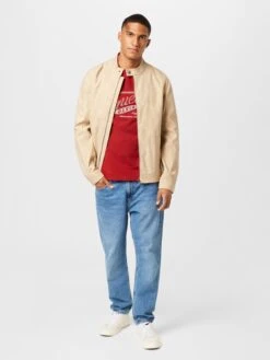 Guess T-shirts T-Shirt Homme Rouge -F4NT4STIC Soldes 4b2ba2dfa5ea446a0d8006fdfc4294b9