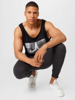 Mister Tee Débardeurs T-Shirt Pray Homme Noir -F4NT4STIC Soldes ea17c4dc79ae419b90d9f284c9b5fe38